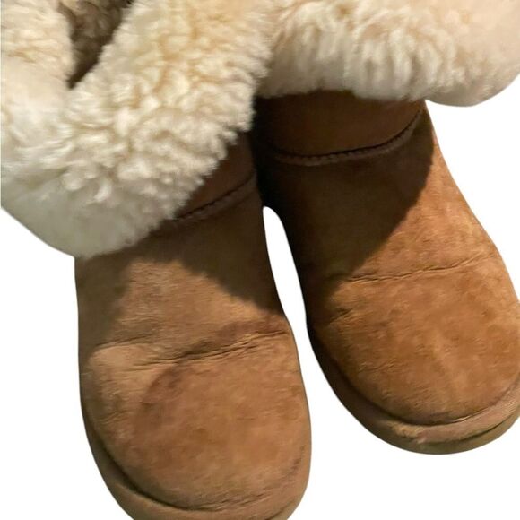 UGG Tan Winter Boots with Plush Lining - Picture 1 of 3